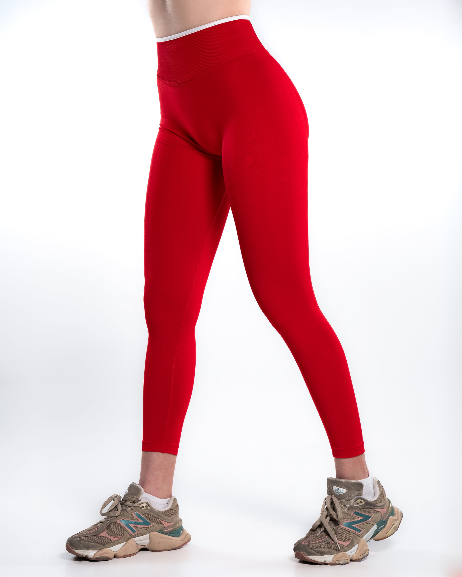 XORA ELEVATE crvene helanke Crimson Velvet – prednji deo