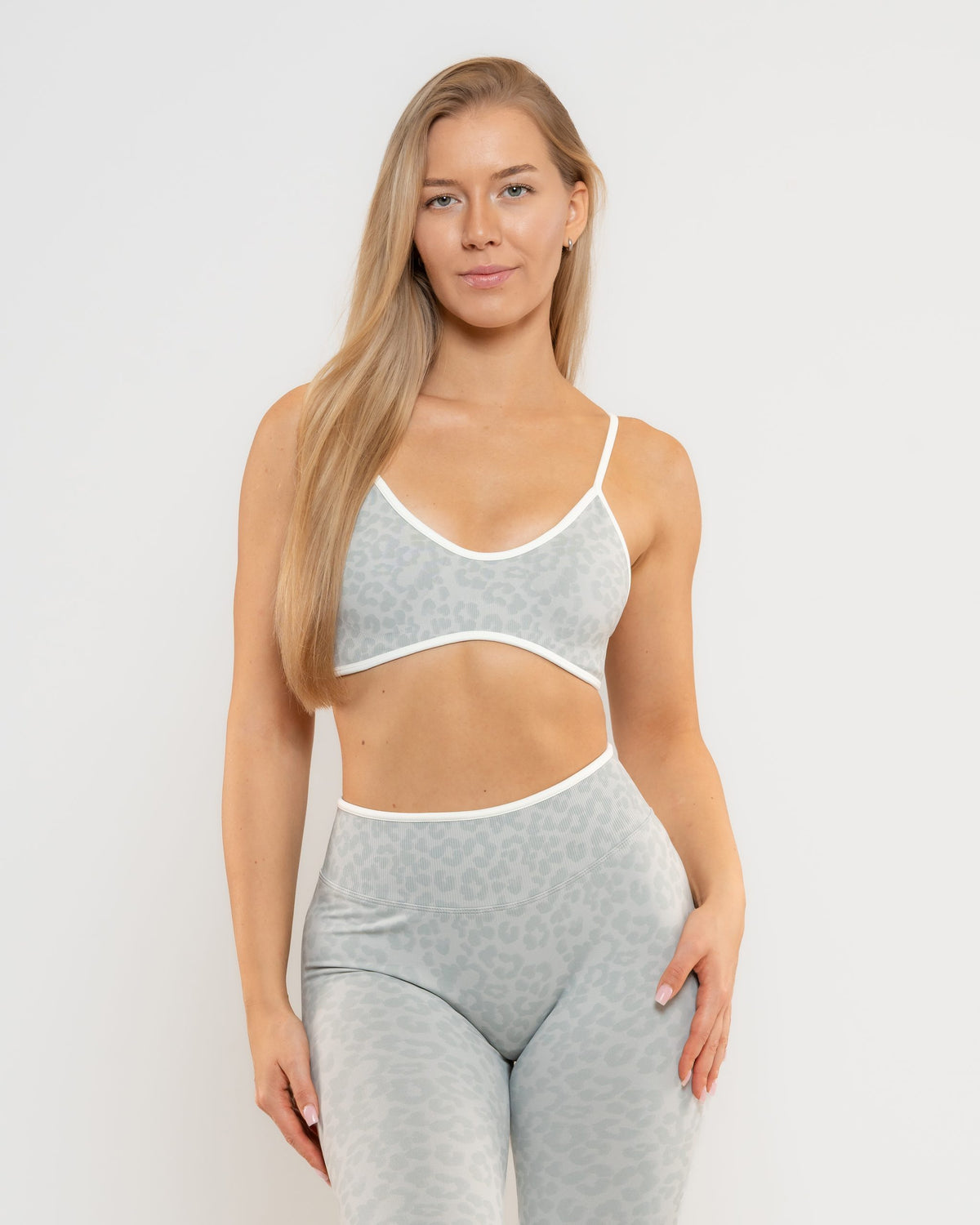 Impulse komplet (top i helanke) Gray Area - leopard print, prednja strana