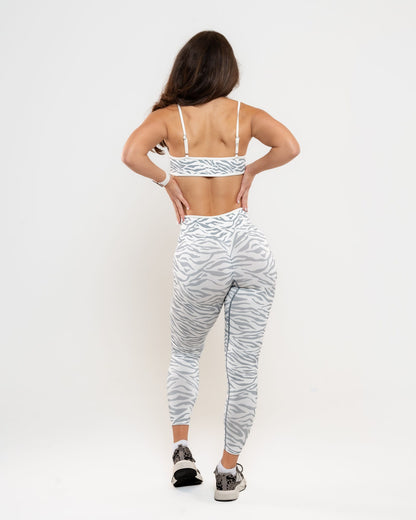 Impulse komplet (top i helanke) Off White - zebra print, cela figura, zadnja strana, drugi kadar