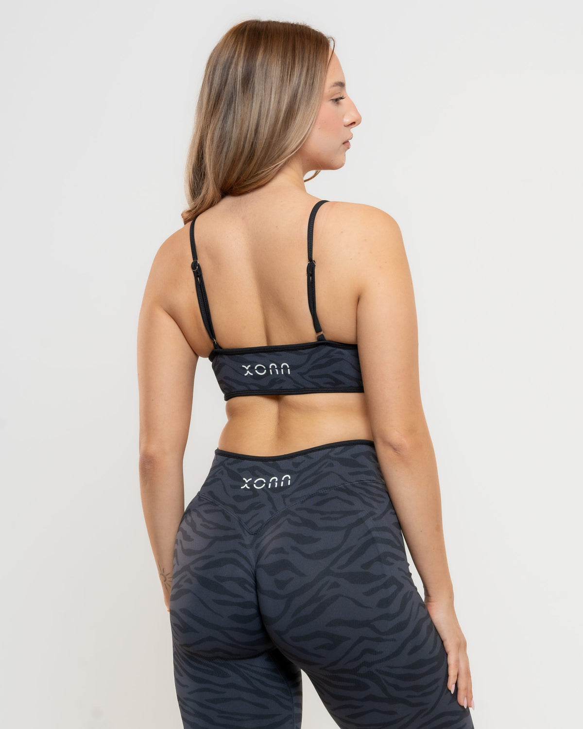Impulse komplet (top i helanke) After Dark - zebra print, zadnja strana